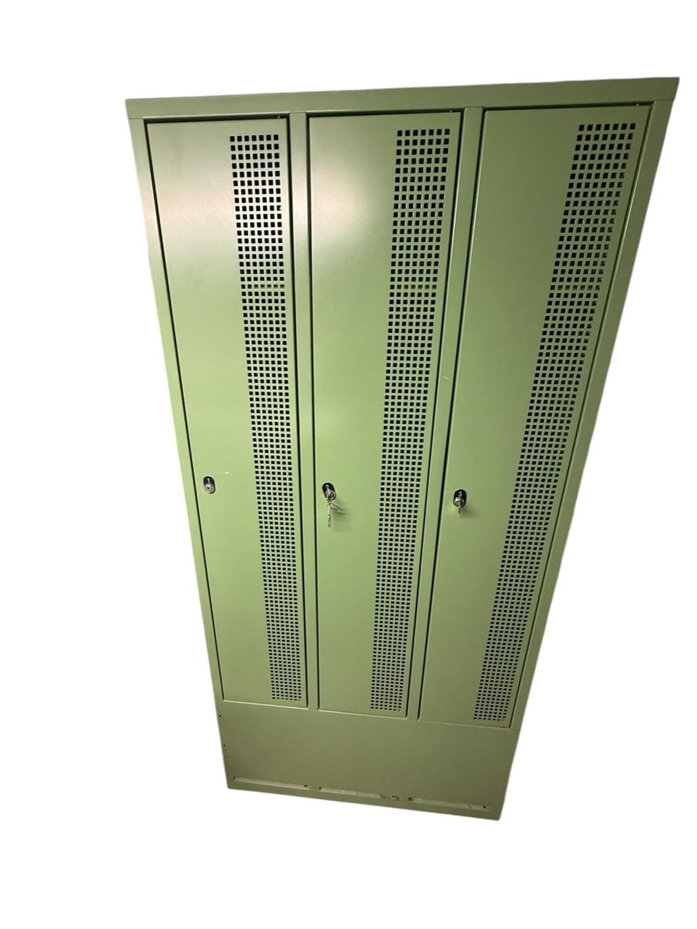 Guardaroba: Grune Garderobe Regal – Usato da Dübendorf venduto da ani_9j9d