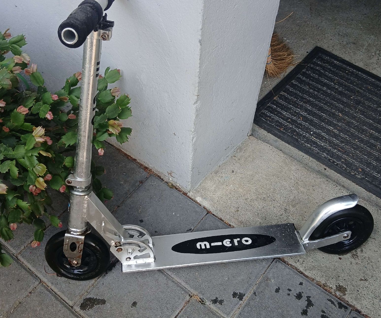 Kickboard: Micro Tretroller Aluminium gebraucht – Gebraucht aus Ettenhausen TG von Daniel990