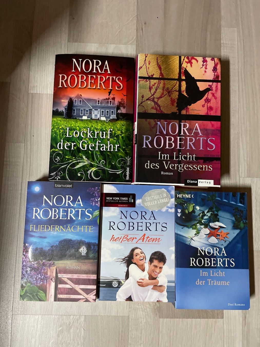Libri: Nora Roberts 16 Stück – Usato da Kappelen venduto da Waloga 1