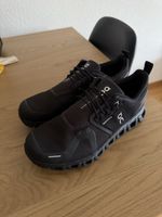 On cloud 6, 42.5 EU ( waterproof )