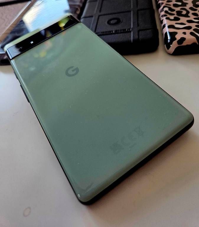 Google Telefoni cellulari / Smartphones: Google Pixel 6A 128GB – Usato da La Chaux-de-Fonds venduto da Tayoo 3