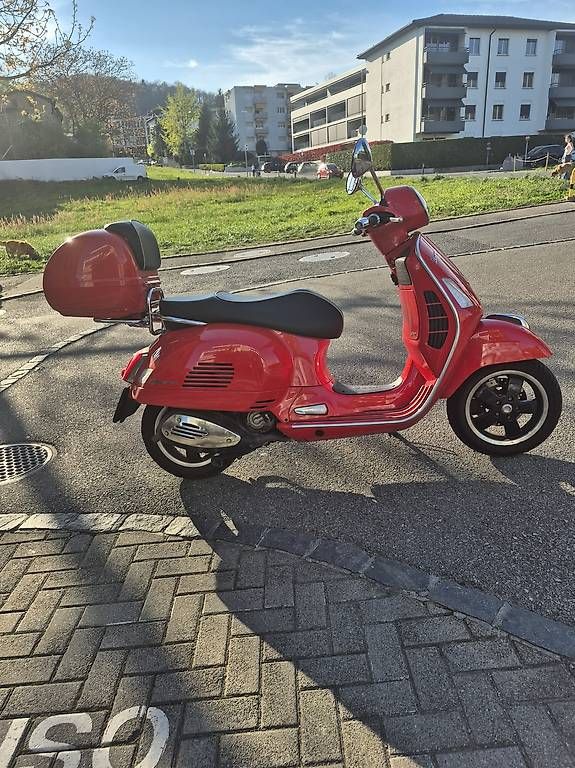 Scooter: Vespa GTS 300 ABS 2017 – Usato da Sorengo venduto da rxpx68