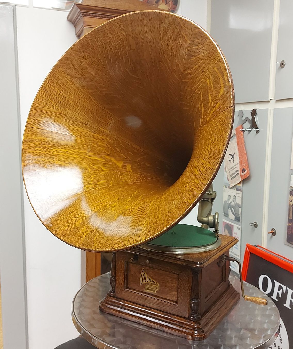 Columbia Giradischi: Holztrichtergrammophone Columbia ca.1910 – Usato da Herzogenbuchsee venduto da phonowelt 1
