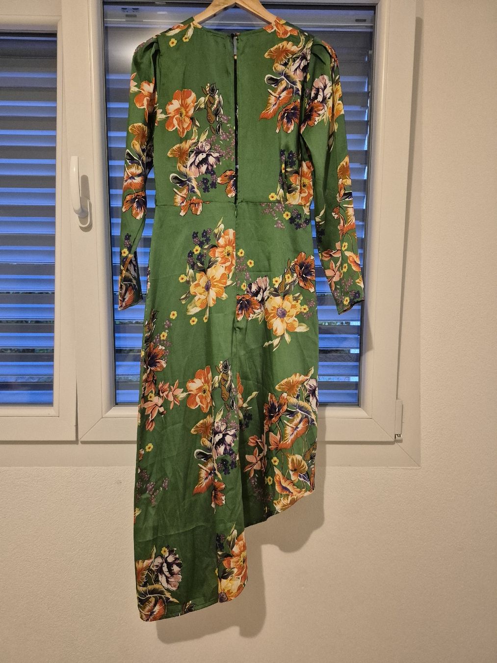 Mango Robes: Robe Mango à fleurs🌺, taille S (s/m) – D'occasion à St-Pierre-Clages par _RV 3