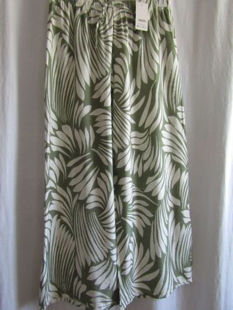 Gr. 46/52, Culotte in Khaki/Weiss, Leinenanteil, superleicht
