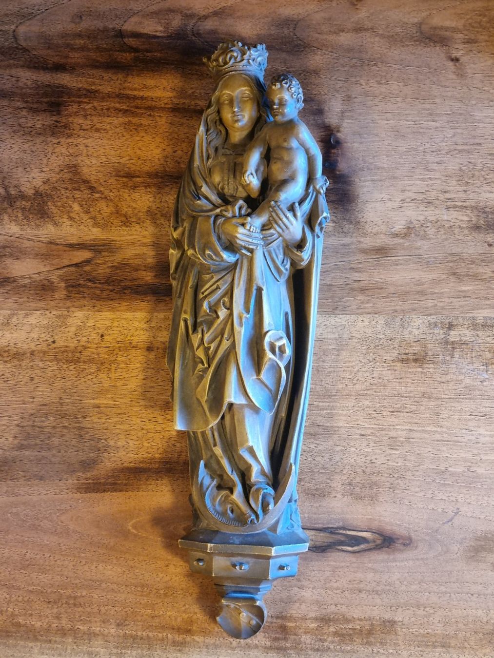 Skulpturen & Statuen: Madonna mit Kind Wandfigur Komposit 46 cm – Gebraucht aus Scharnachtal von devin03
