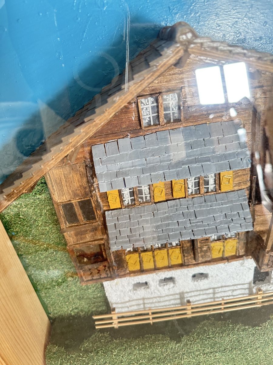 Foto & Immagini: Altes Schweizer Chalet Modell im Glaskasten. – Usato da Rafz venduto da Tueni1 3