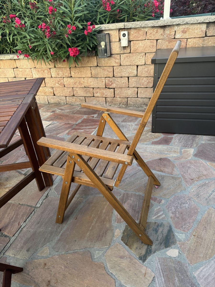 Set di tavolo e panche: Ensemble de jardin IKEA ÄPPLARÖ – 3 chaises + table + table – Usato da Luins venduto da Okobler 2