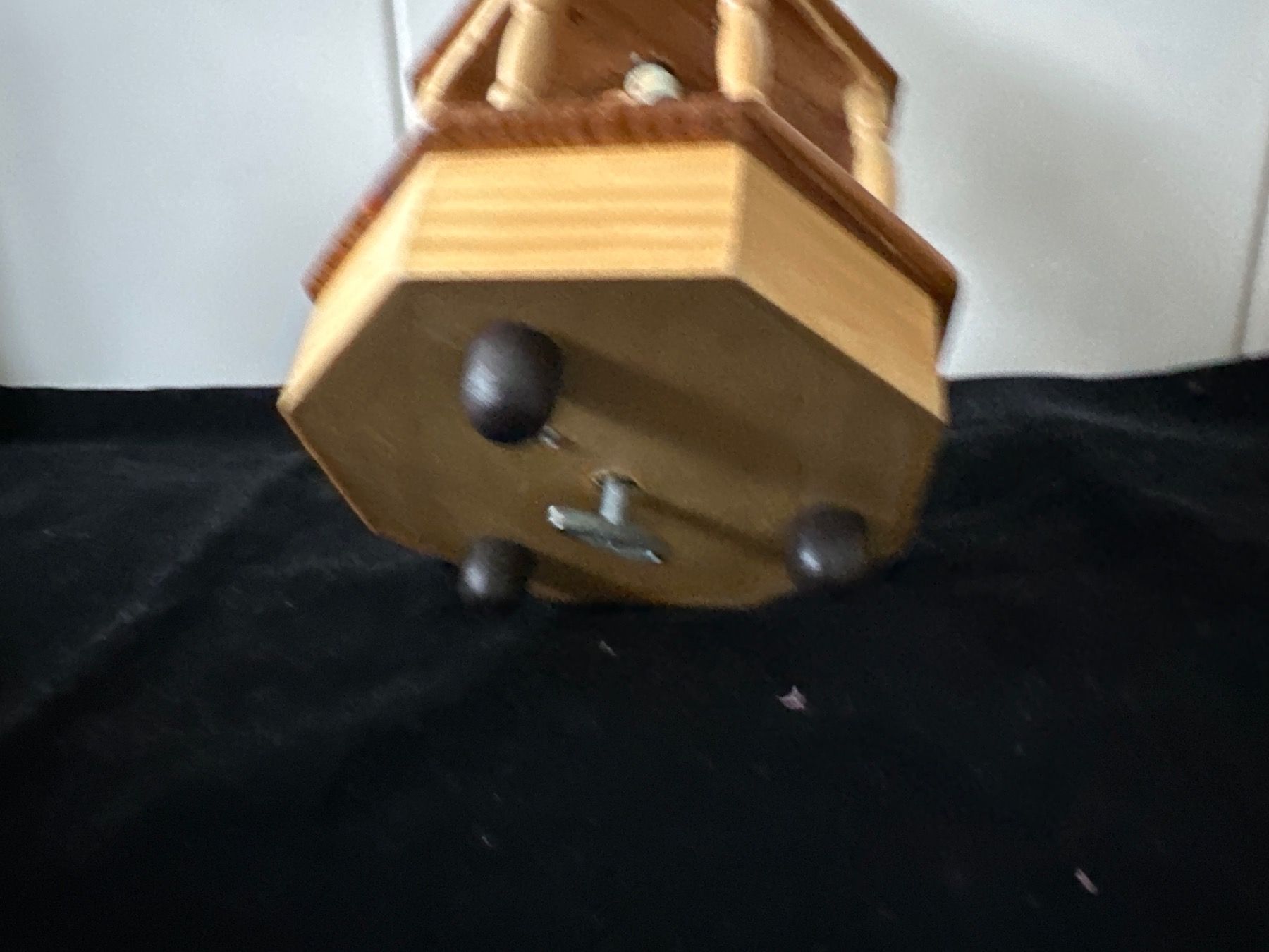 Carillon: Handgemalte Spieluhr mit eingebautem Spielwerk – Usato da Zürich venduto da Chaeffeler 4