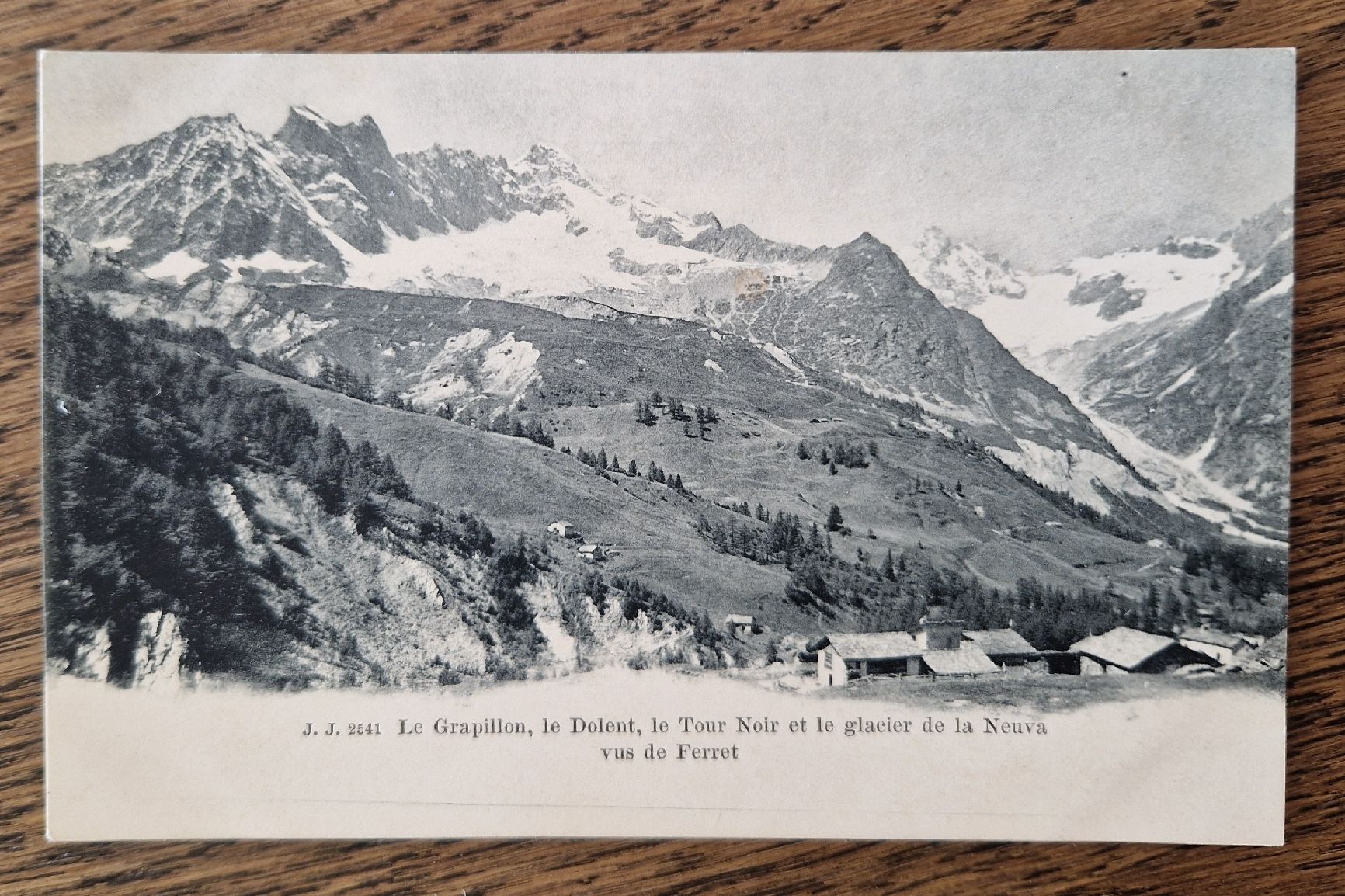 Cartes postales: Le Grapillon, vue de Ferret – D'occasion à Ebikon par Donar50