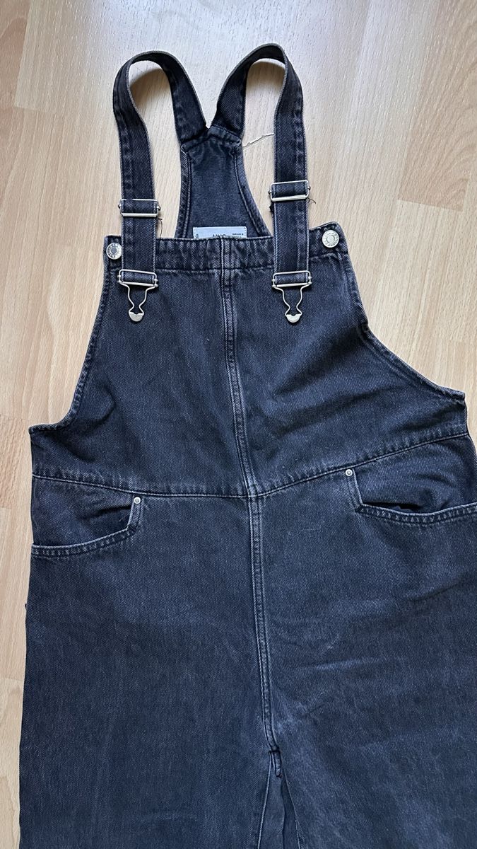 Hosen: Dunkle Denim Latzhose Gr. M – Gebraucht aus Romanshorn von Butterdog 1