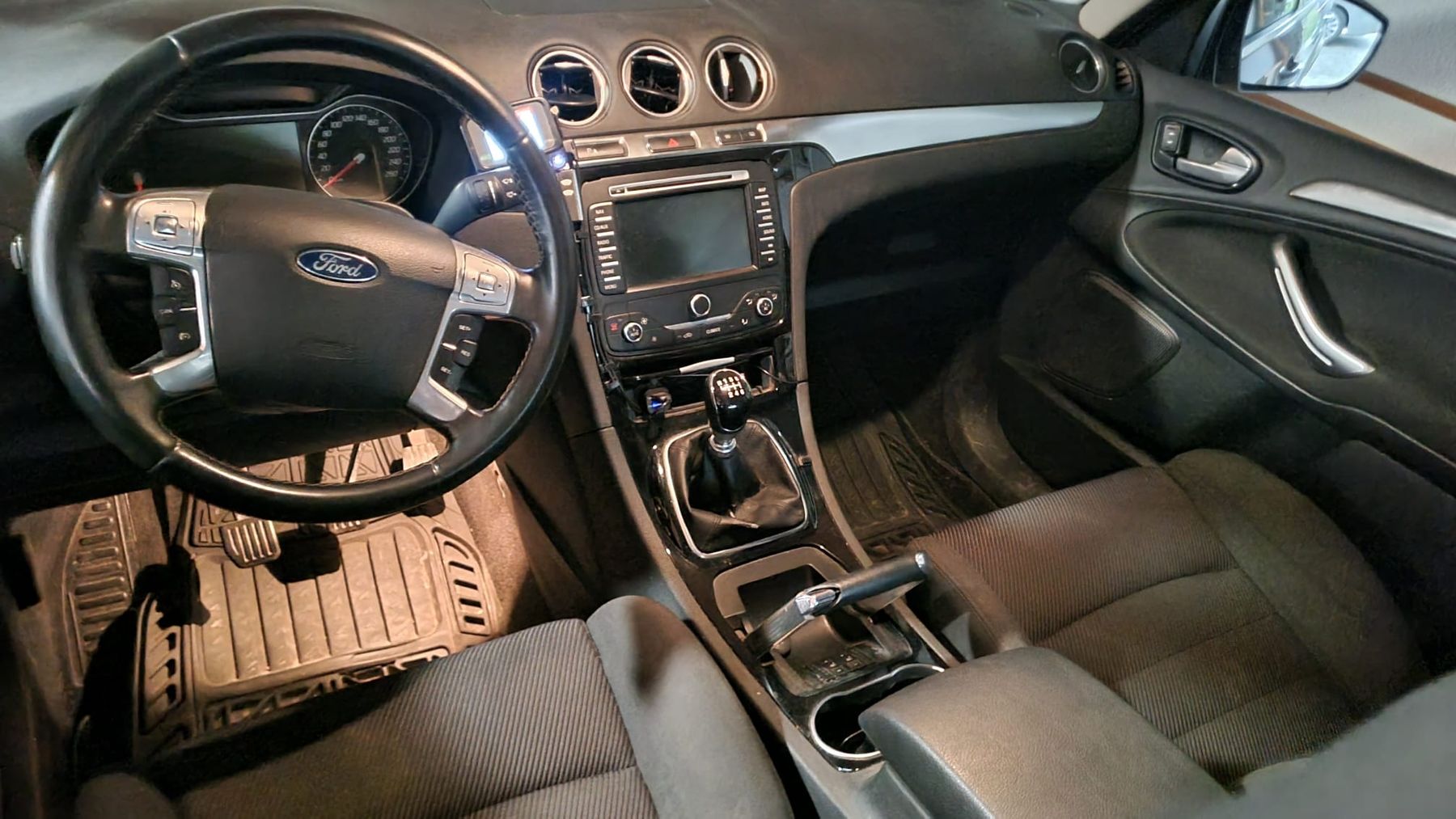 Ford Autos: Ford Galaxy 2.0 TDCI Titanium – D'occasion à Thun par montidisopra 4