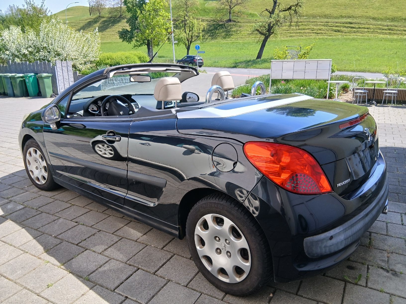Peugeot Autos: Peugeot 207 CC 1.6i Turbo – Gebraucht aus Adligenswil von karinma 1