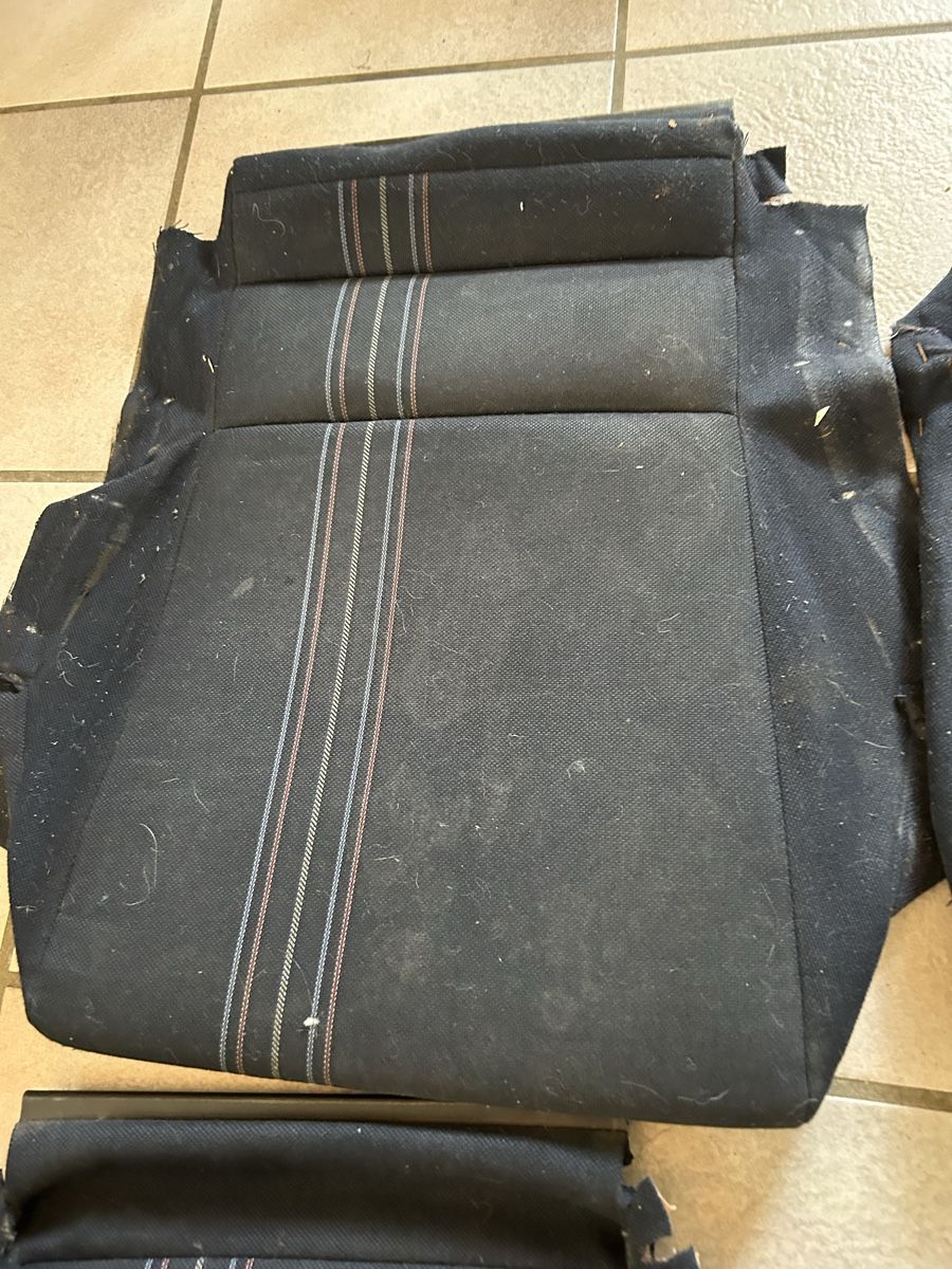 Recaro Tutti pezzi di ricambio auto: Golf2 Recaro Stoff  – Usato da Gampelen venduto da ste_r6hj 9