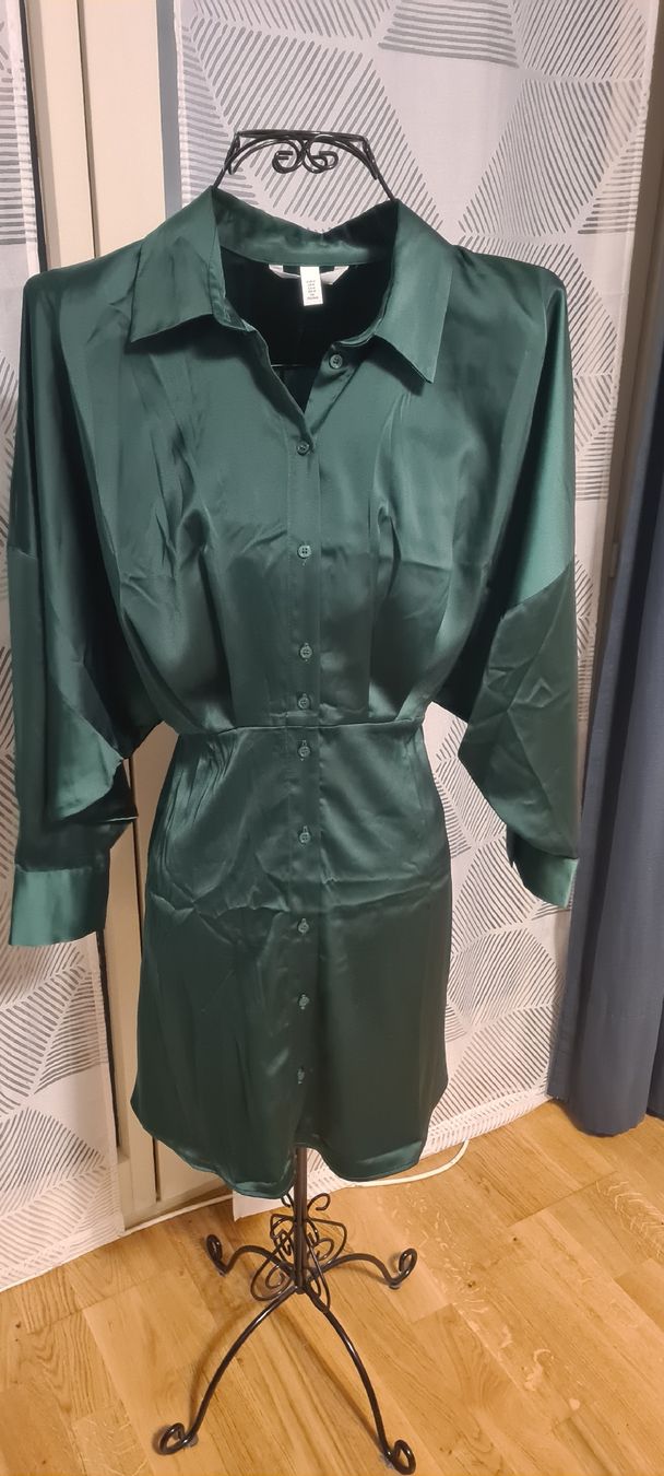 H&M Vestiti: kleid glanz gr M – Nuovo (secondo la descrizione) da zürich venduto da janjaz