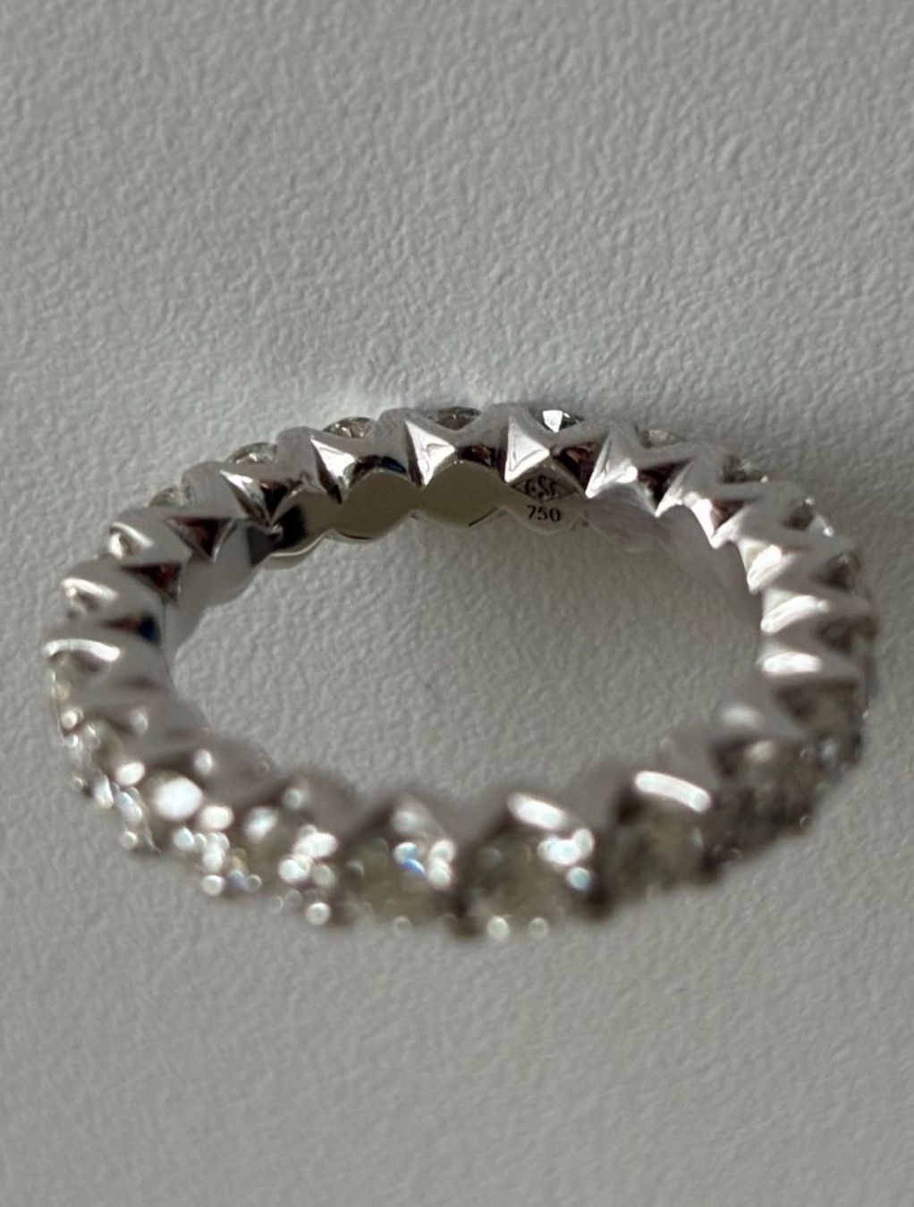 Bagues: Alliance Ring Weissgold 750 mit Diamanten 2.52 ct. – Neuf (Voir description) à Luzern par Magda1914 2