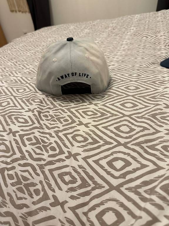 Copricapi, berretti & cappellini: Casquette Thunderdome – Usato da Villars-le-Terroir venduto da ale_c79d 1