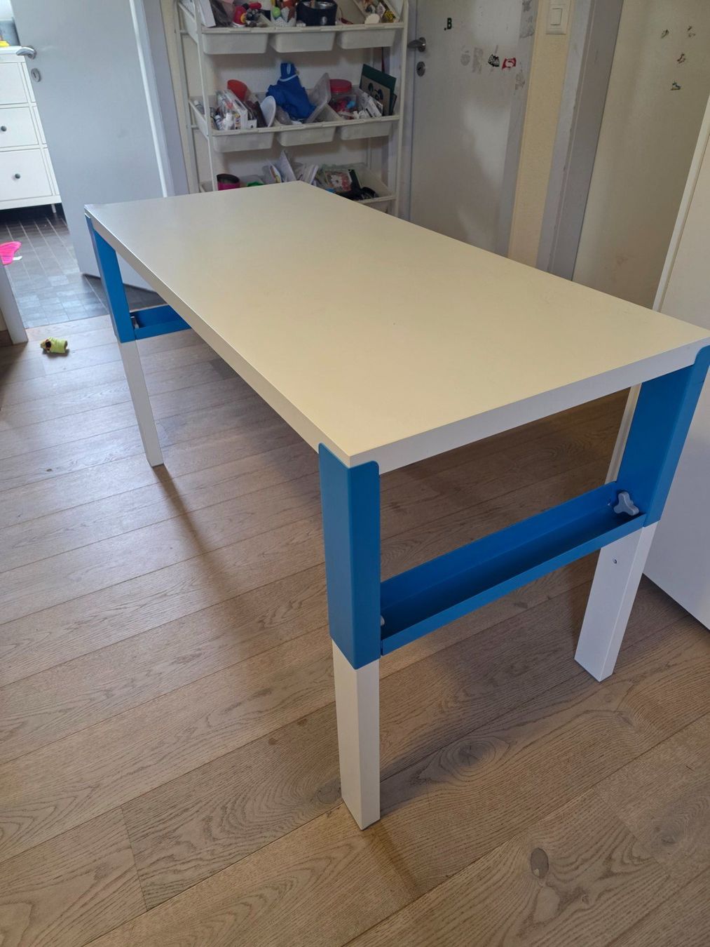 Scrivanie: Kinder Büro-Tisch von Ikea – Usato da Brügg BE venduto da fbratschi 1