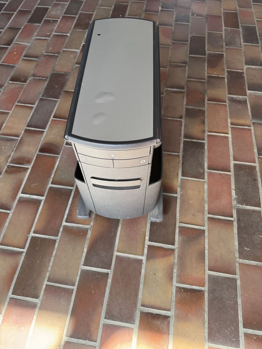 VW Tutti pezzi di ricambio auto: VW T5/6 Tisch – Usato da Bäretswil venduto da Matrix16 4