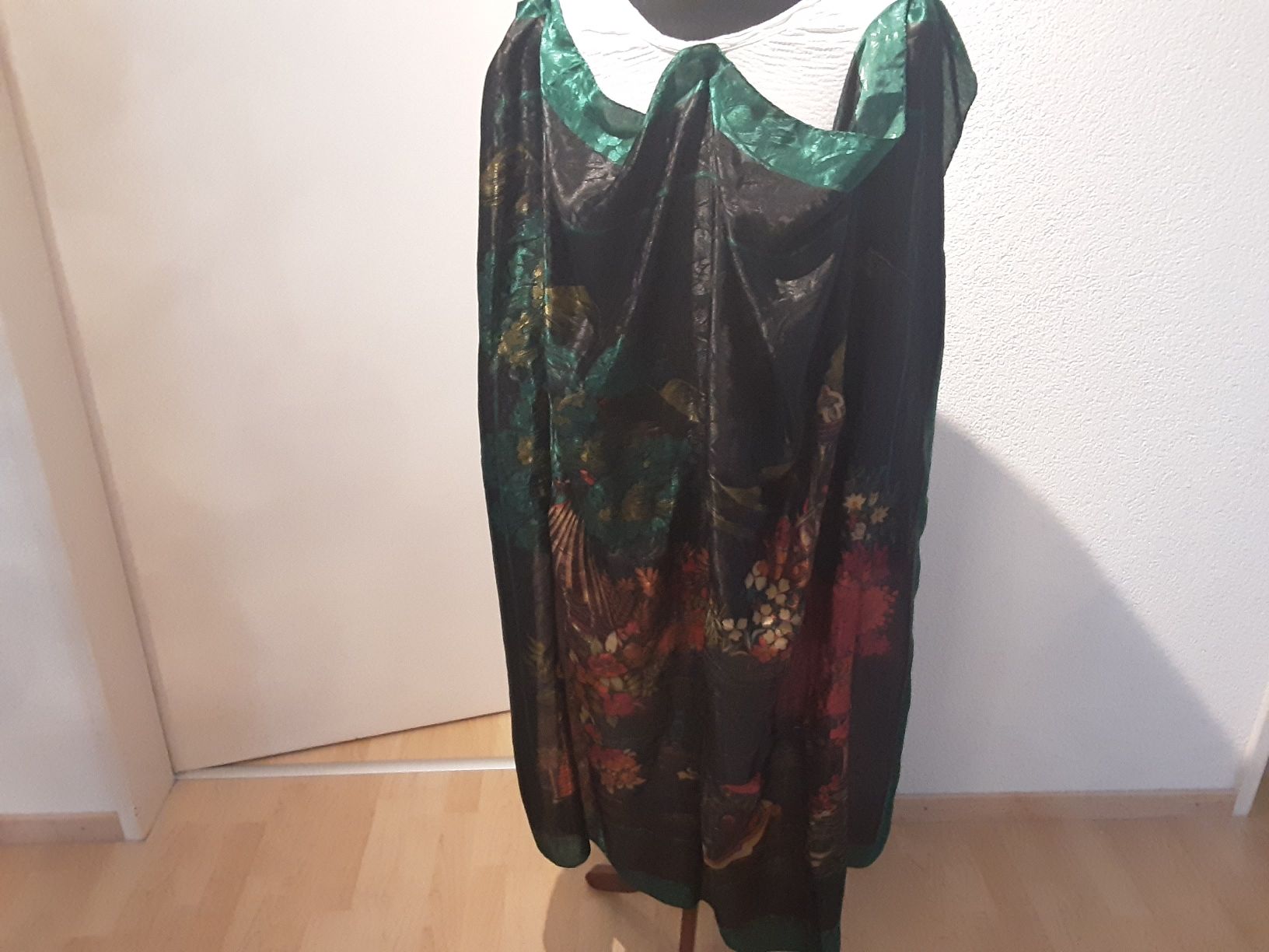 Foulard & Sciarpe: trachten tuch 120 Mal 120 – Nuovo e nell'imballaggio originale da wolfhalden venduto da 46464646 2
