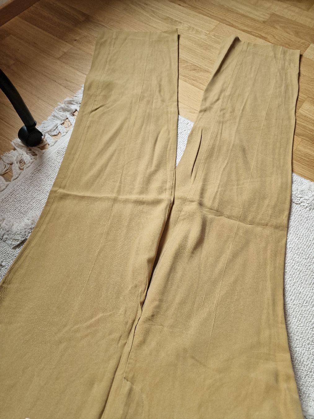 Zara Pantaloni: Zara Hose ockergelb – Nuovo e nell'imballaggio originale da Balgach venduto da kimo1 1