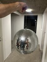 Discokugel mit Kette