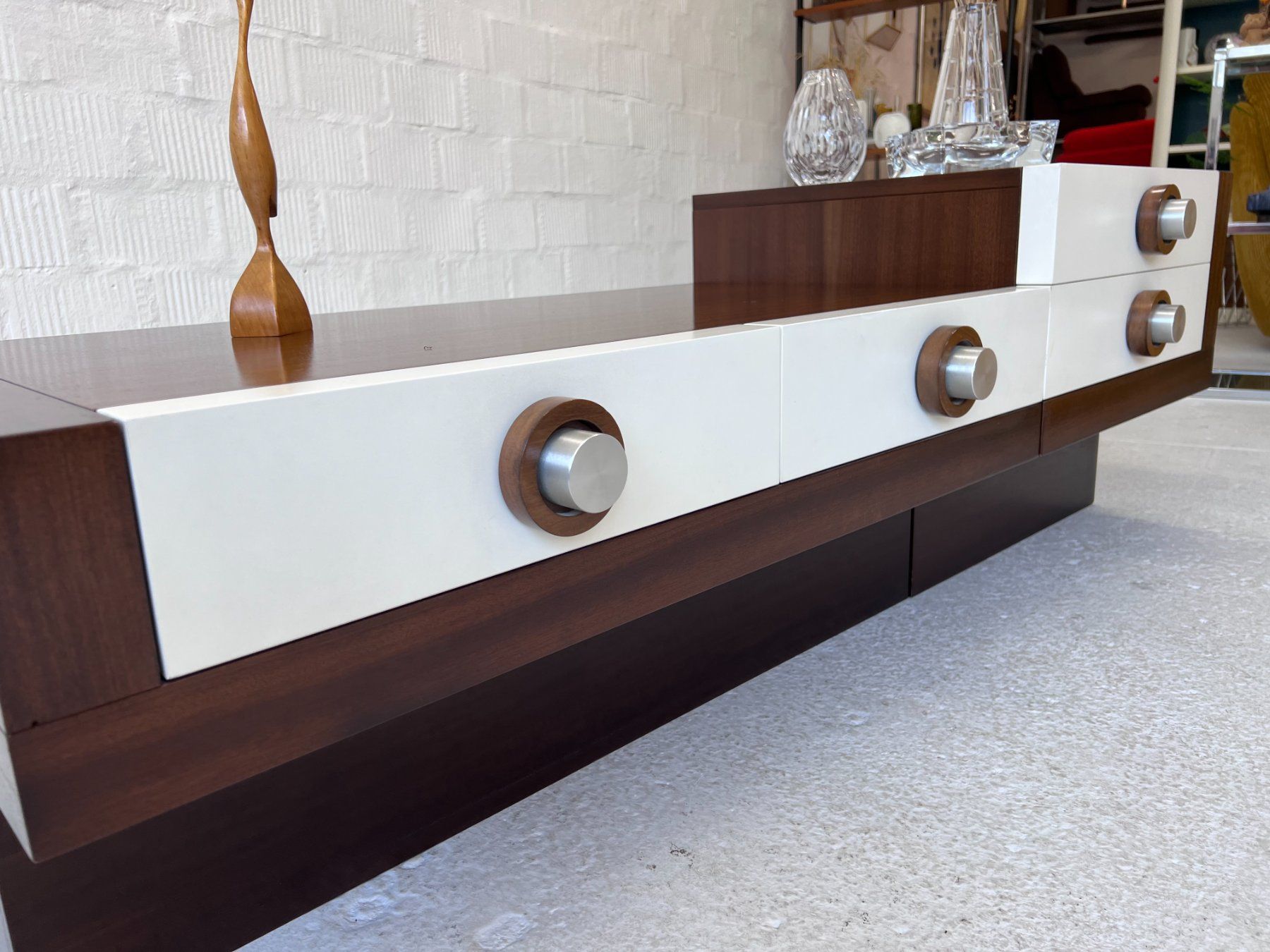Cassettiere: SpaceAge Sideboard, Kommode I 70er Jahre – Usato da Walzenhausen venduto da stilvollwohnen 3