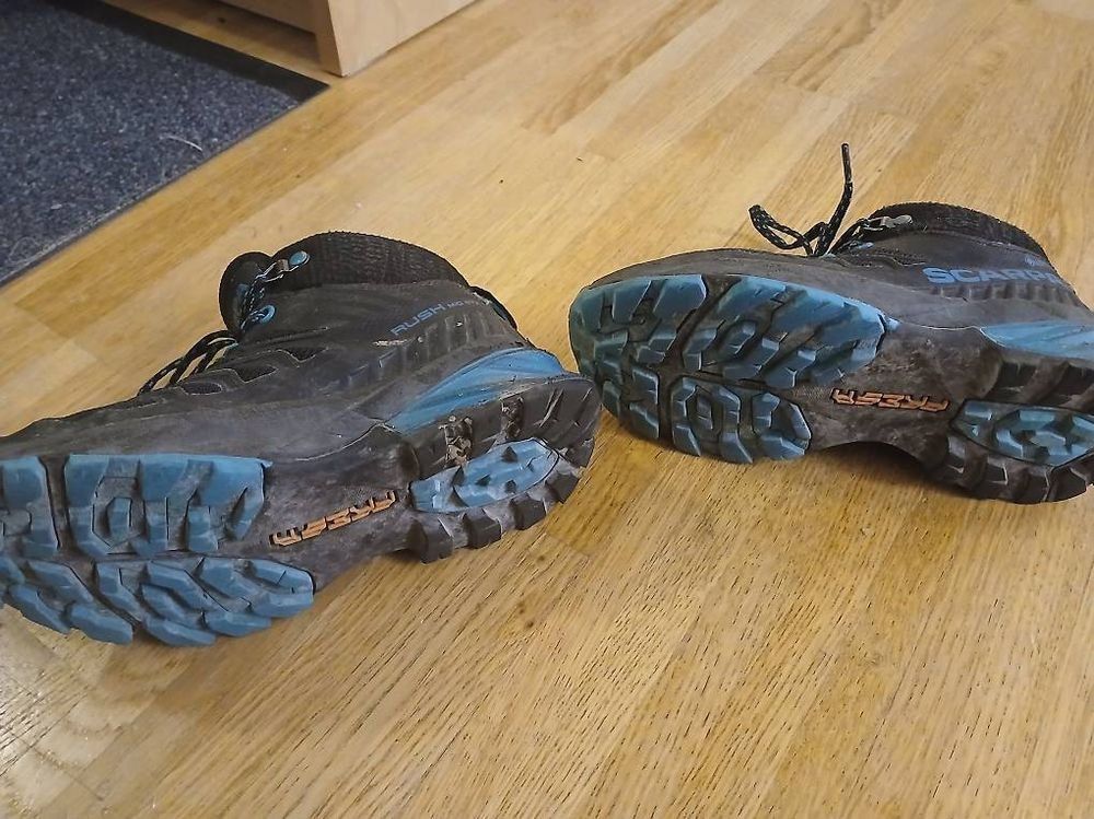 Scarpa Scarpe da uomo: Scarpa Rush Mid Kid GTX Wanderschuhe Kinder Grösse 30 – Usato da Chur venduto da RICPE99 2