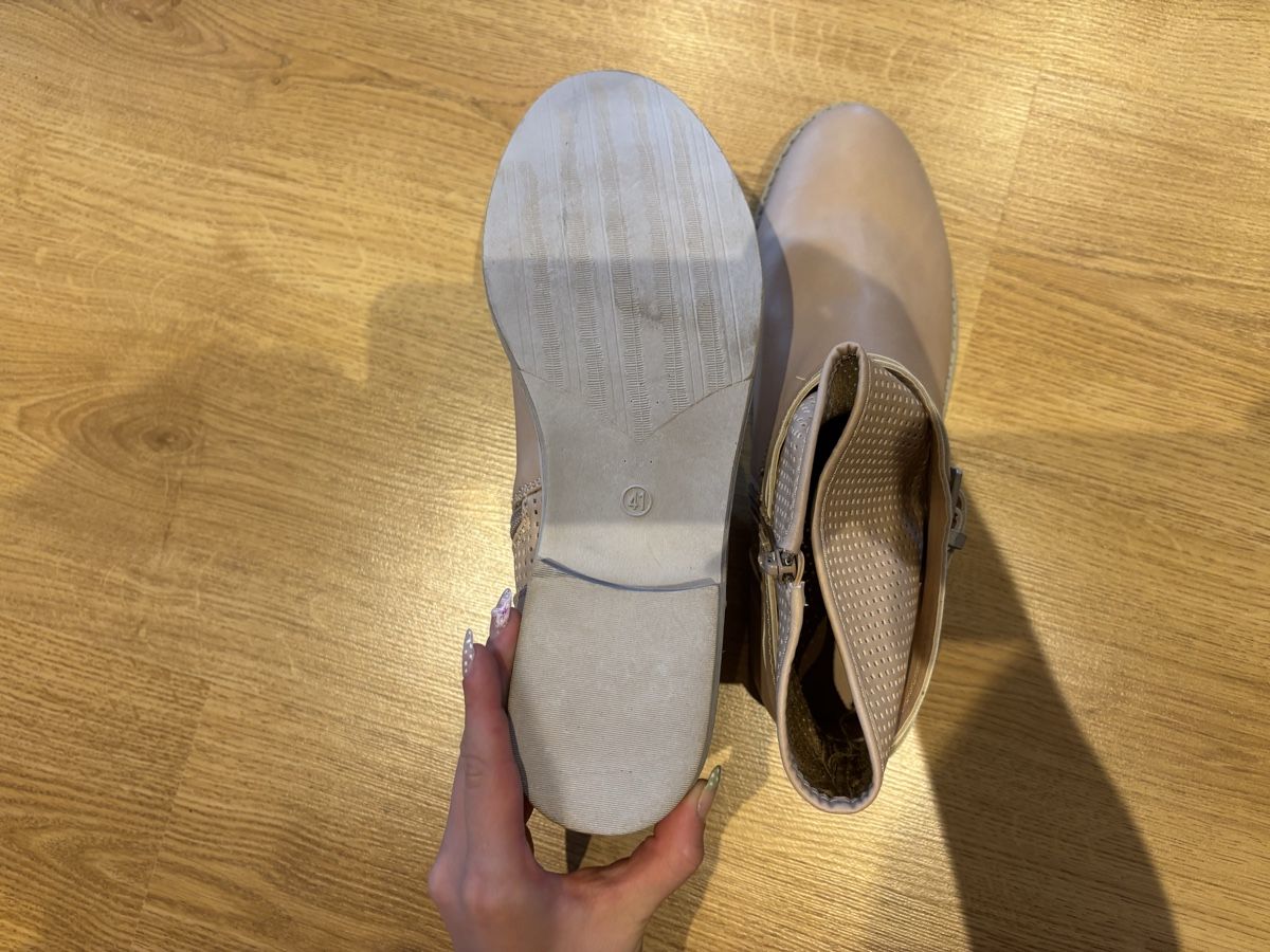 Scarpe da donna: Stiefeletten Grösse 41 – Nuovo (secondo la descrizione) da Kirchberg SG venduto da lar_8mw6 5