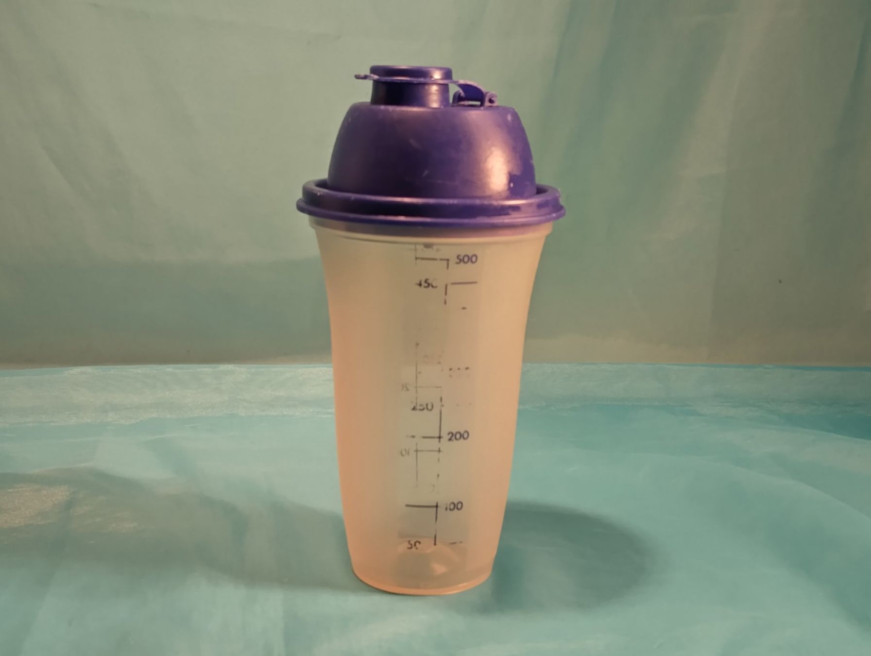 Tupperware Behälter & Ähnliches: Tupperware Quick Shake bis 5dl Skala – Gebraucht aus Bellach von JingleCherry 1