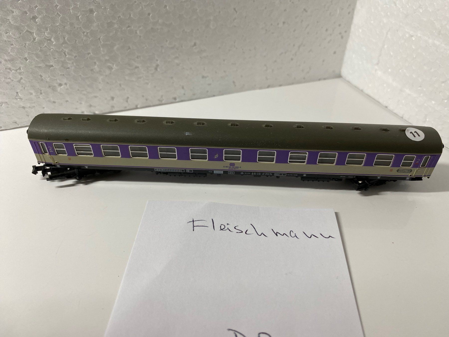 Fleischmann Modellini di ferrovie: DB Waggon Spur N Fleischmann Kratzer-Kleber 11 – Difettoso da Kerzers venduto da tisyayasuBE 2