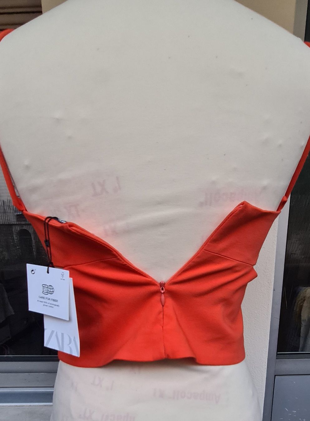 Zara Top: Crop top taille XS NEUF avec étiquette – Nuovo e nell'imballaggio originale da Genève venduto da Saleena 2