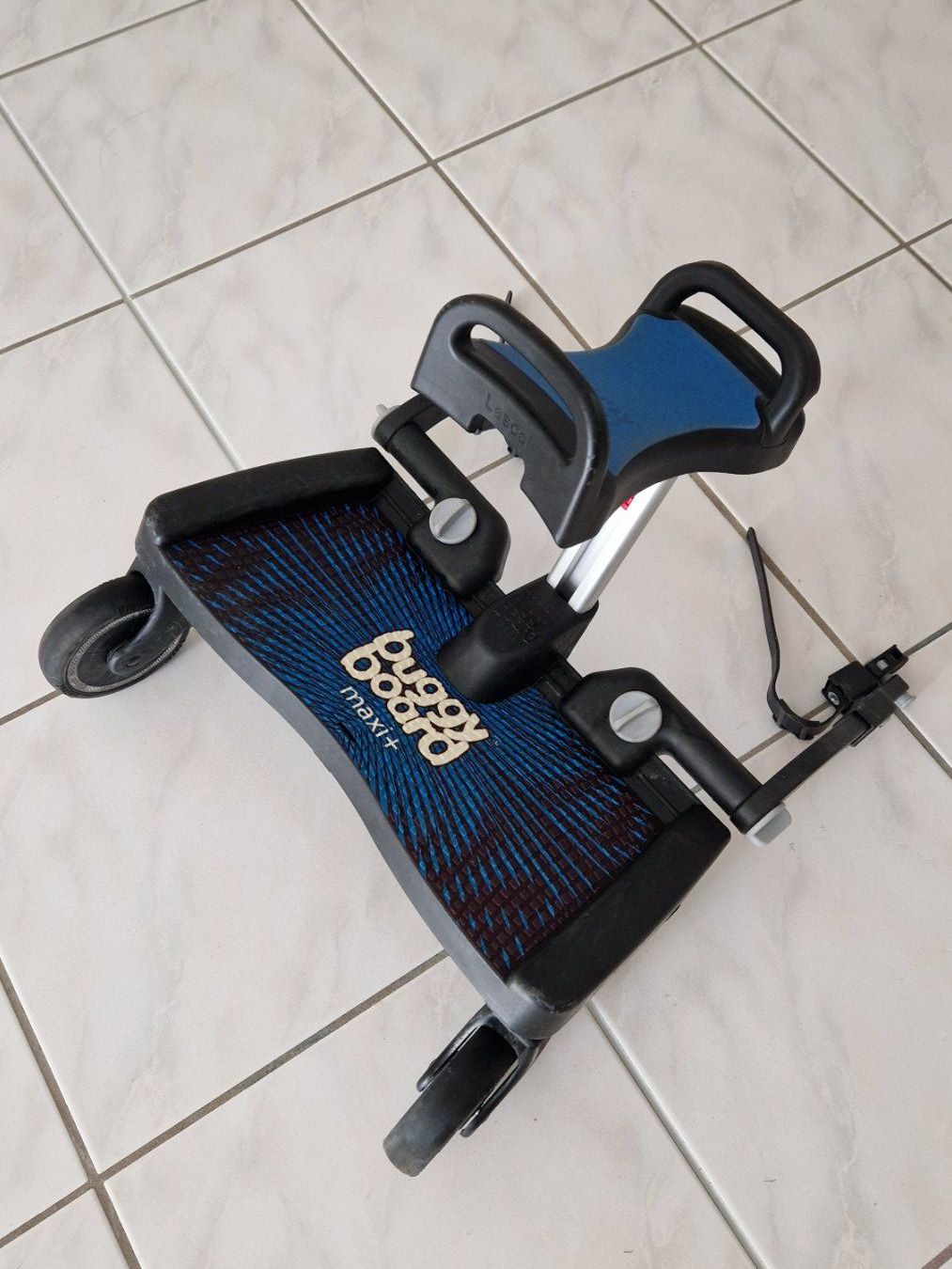 Lascal Kinderwagen Zubehör: Buggy Board Maxi+ mit Sitz – Gebraucht aus Aathal-Seegräben von Jago1984ZH