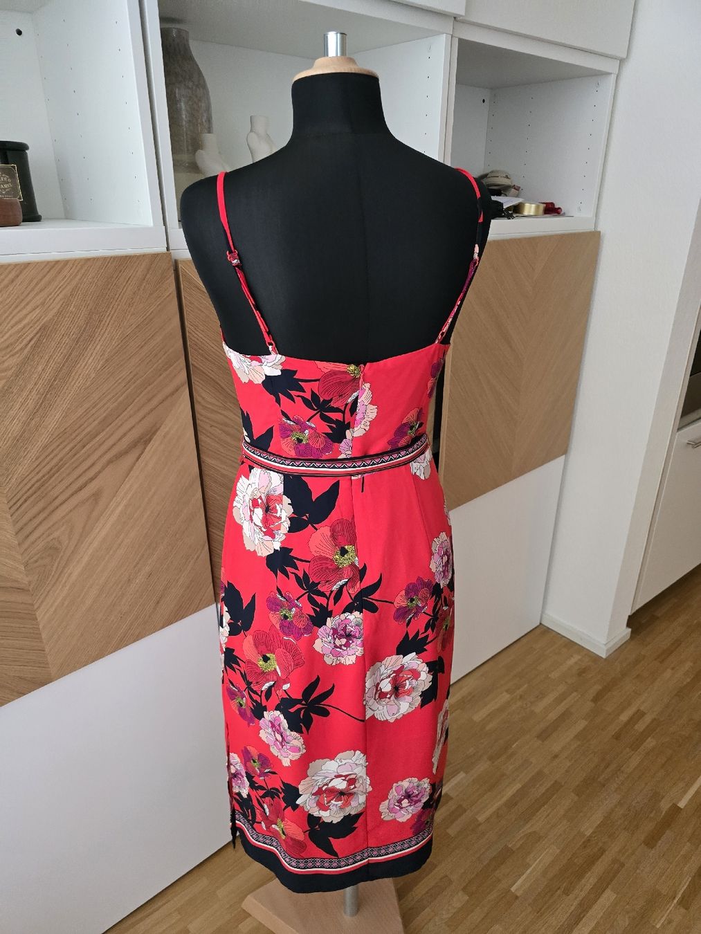 Vestiti: Rotes Kleid mit Blumenmuster UK Gr. 12 – Usato da Zürich venduto da ale_bg2x 4