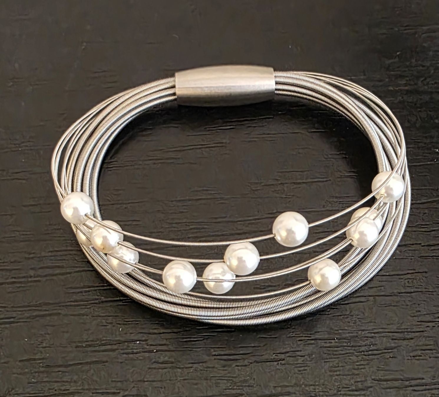 Bracelets: Rhomberg Armband mit Perlen – Neuf (Voir description) à Erlinsbach par Beatrice_Aargau