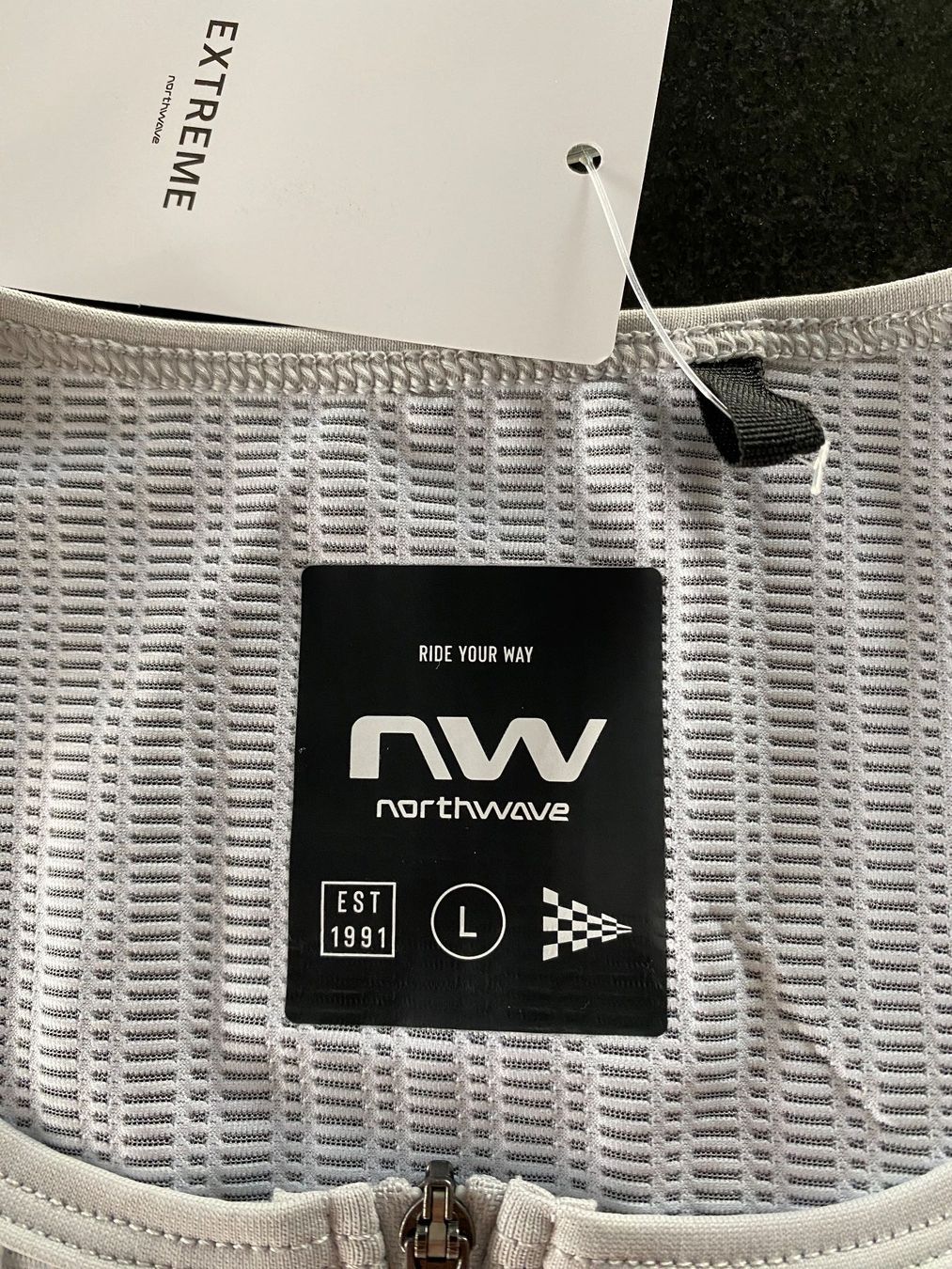 Northwave Leibchen & Hosen: Northwave - Extreme Light Jersey, Trikot, L – Neu und originalverpackt aus Meisterschwanden von Lapins2019 1