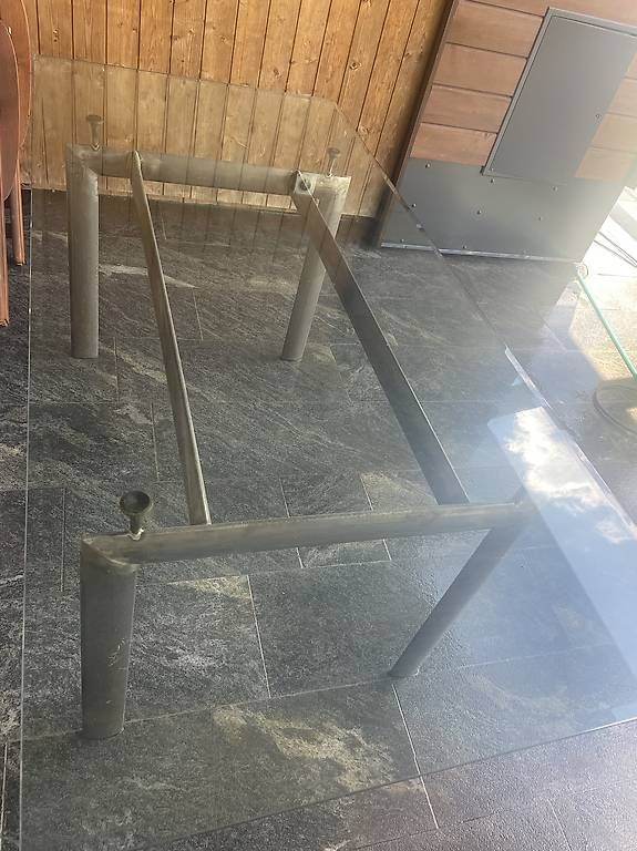 Tavoli: Designer-Glastisch – Usato da Vitznau venduto da uliric 1