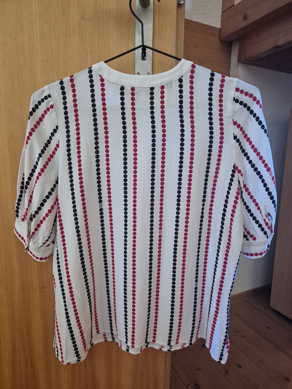 Tommy Hilfiger Camicette: Elegant Tommy Hilfiger Bluse – Usato da Worb venduto da Celine025 1
