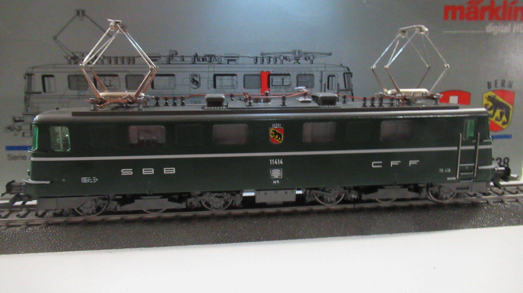 Märklin Modelleisenbahnen: Märklin Ae 6/6 "Bern"  Digital MFX platine LED – Neu (gemäss Beschreibung) aus Martigny von nevada98