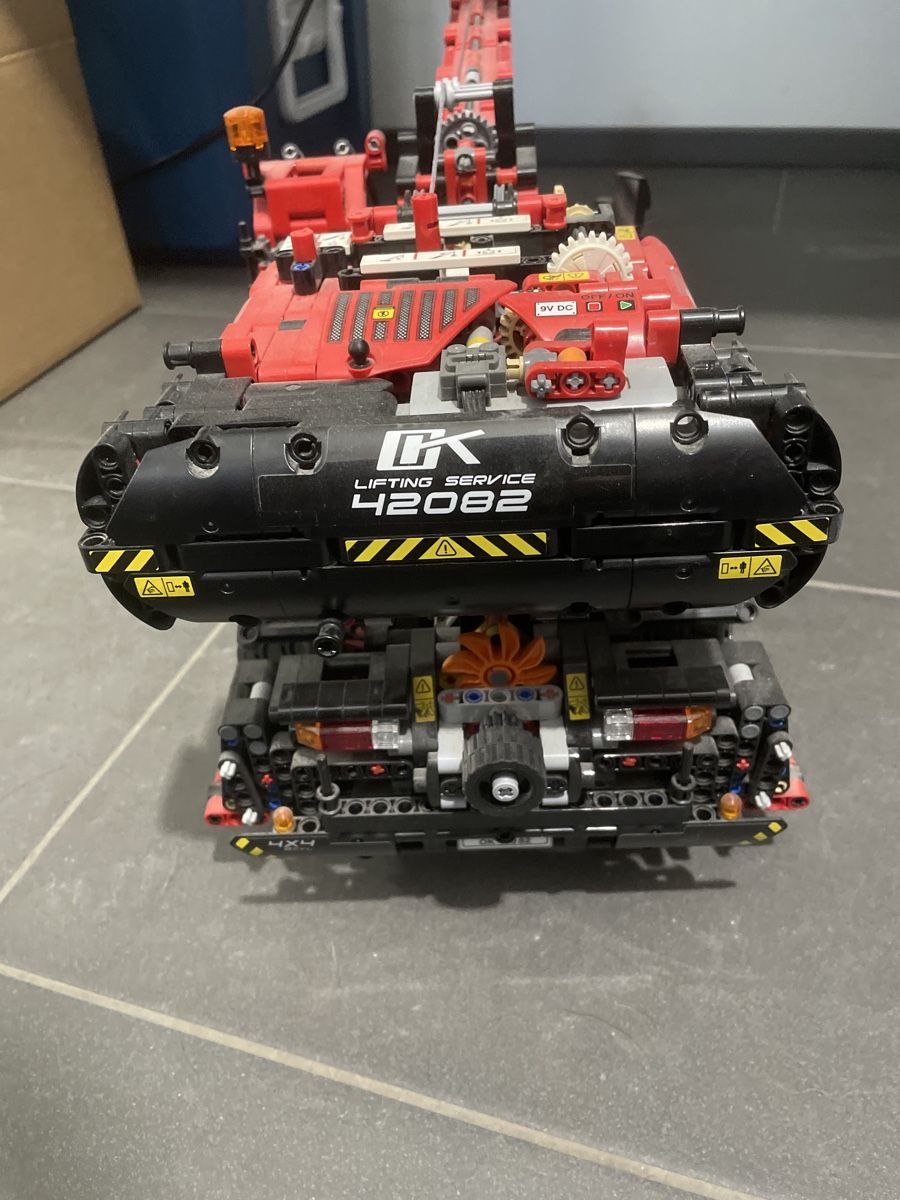 Lego Kit di costruzioni: Lego Technic 42082 – Usato da Aarau Rohr venduto da keedom 1