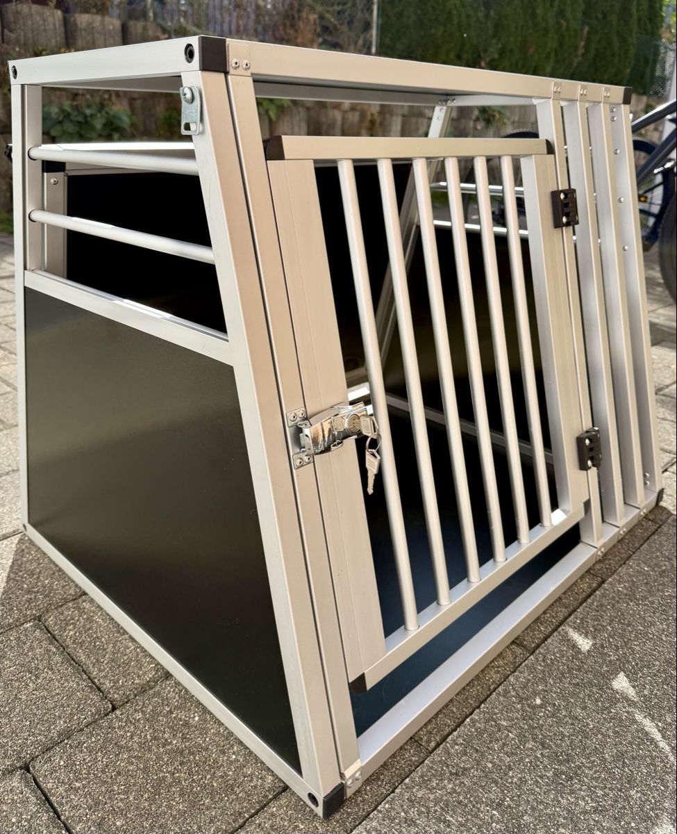 Sonstige Dekorationen & Accessoires: Hundebox  – Gebraucht aus Bassersdorf von javea03 2