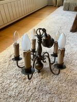 Elegante Lampe im barocken Stil – goldfarbenes Metall