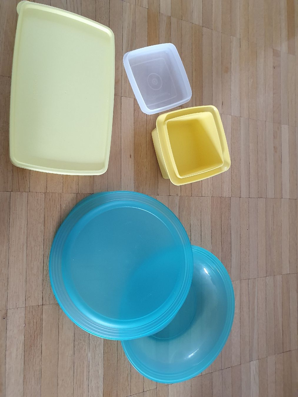 Tupperware Contenitori & Simili: Tupperware Set 3tlg , Dosen, Verschiedene Grössen – Usato da Laufenburg venduto da megane1959