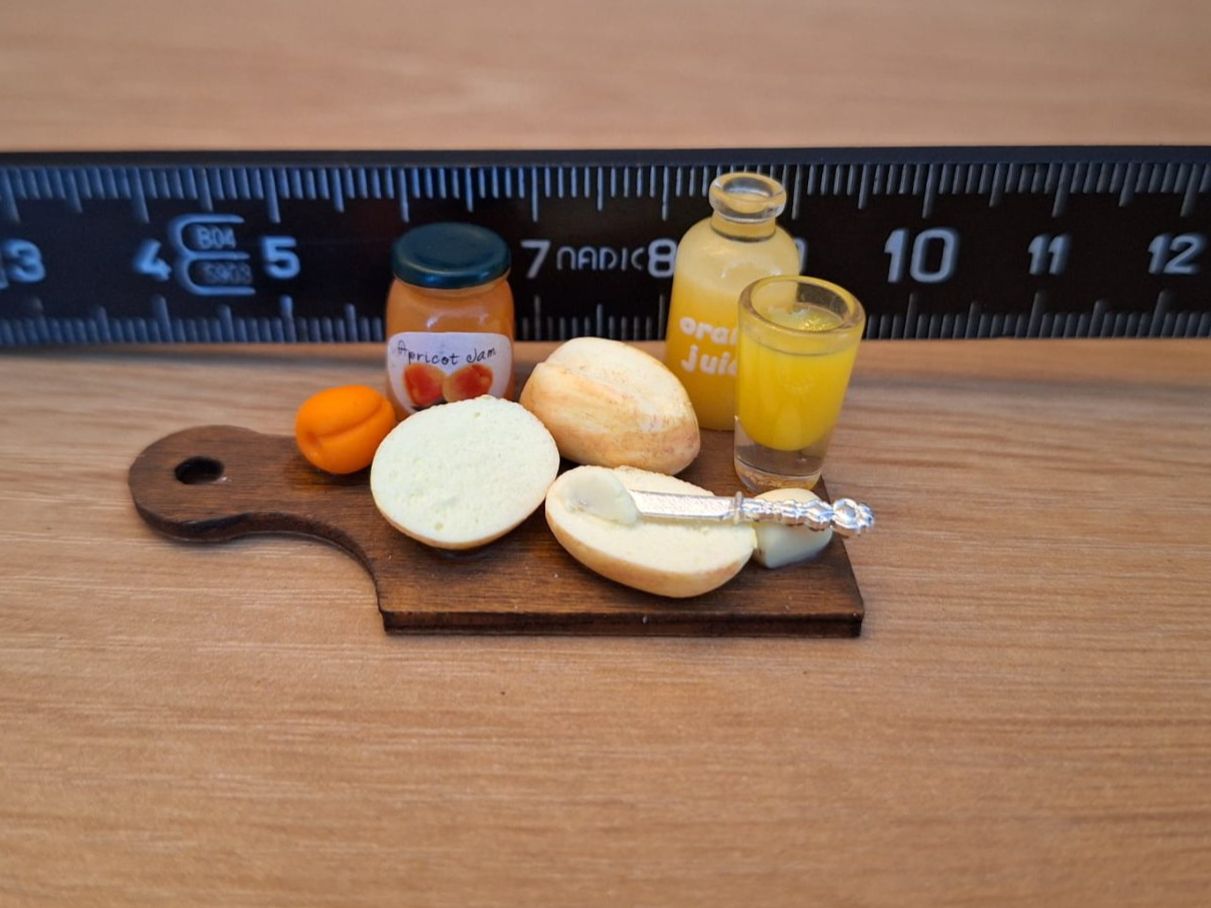 Puppenhäuser & -möbel: Handmade Frühstücksbrett – Neu (gemäss Beschreibung) aus Zürich von HandmadeTinyFood 1