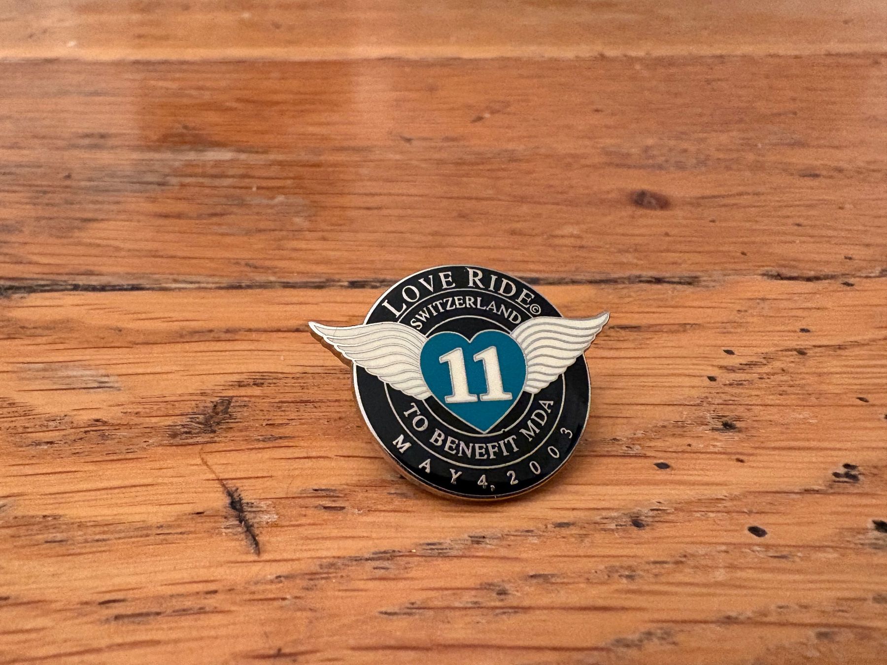 Placchette & Badge: Love Ride Pin - Nr.11 – Usato da Heimiswil venduto da Lebensarchitekt