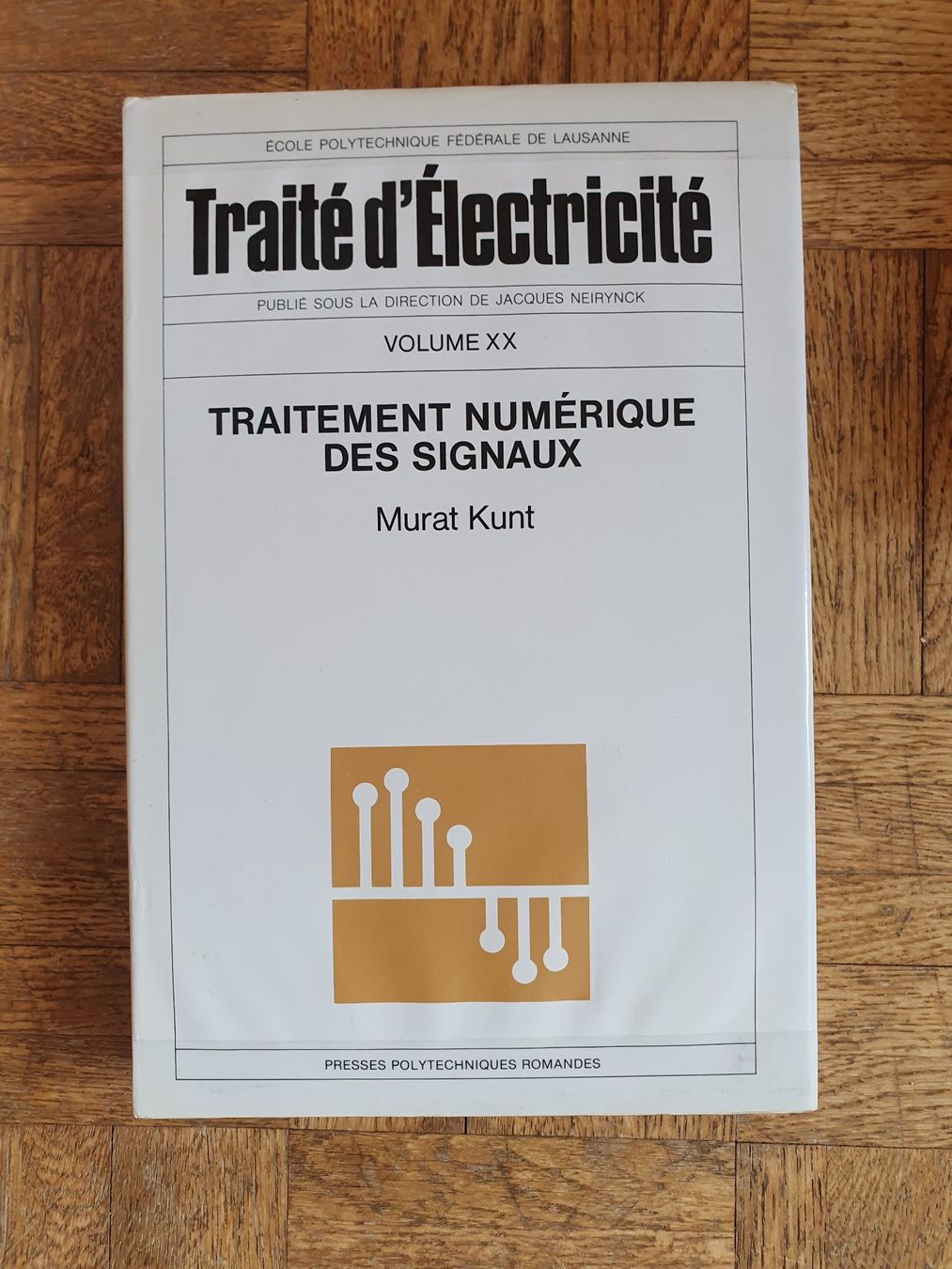 Libri: 16 Traité d'électricité EPFL Presses Polytechniques Romandes – Usato da Marly venduto da G-blitz 5
