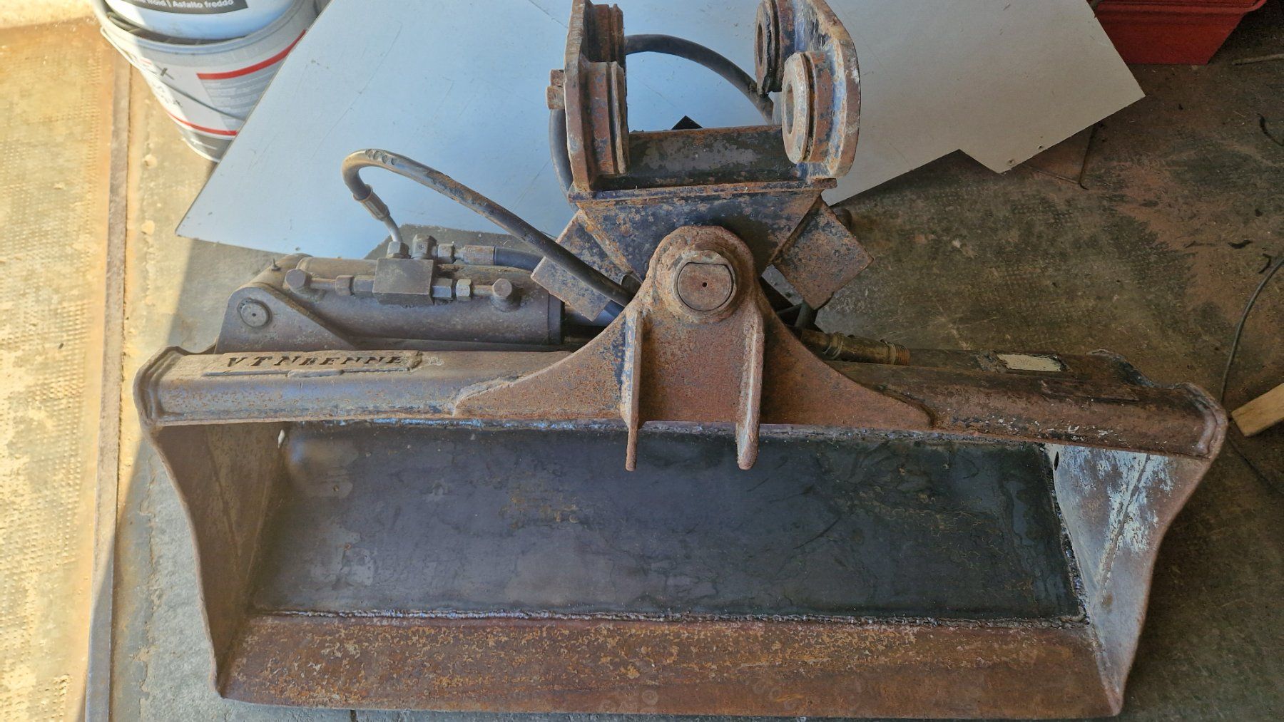 Escavatori: Godet de pelle hydraulique. – Usato da villars sur glane venduto da tavares05 1