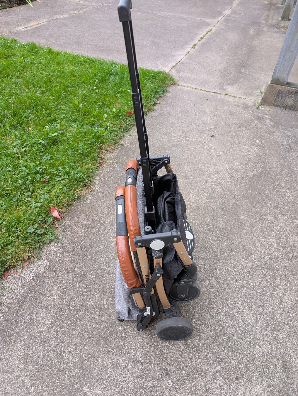 Carrozzine: sonarin lightweight stroller – Usato da Zürich venduto da cos_j57v 3
