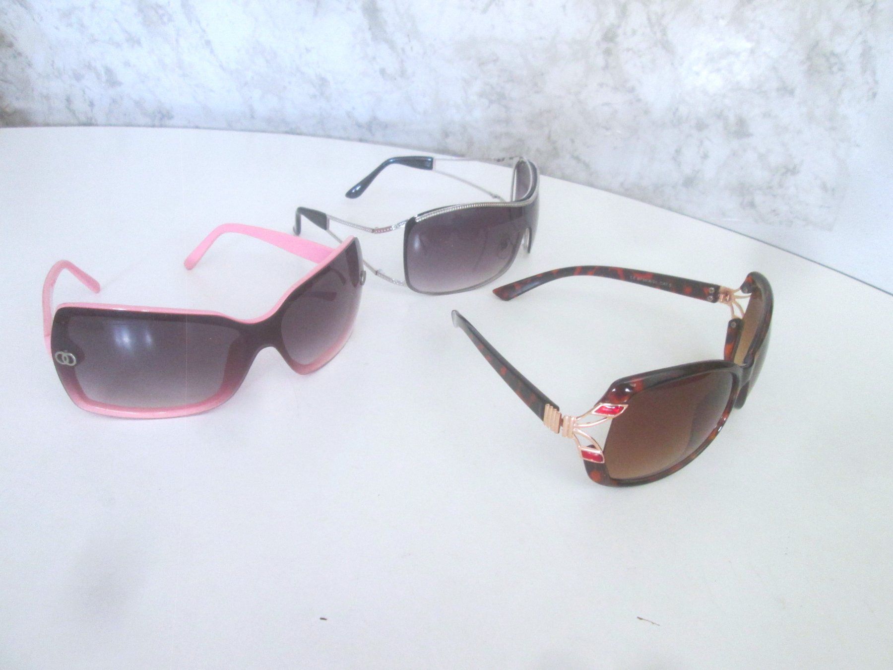 Lunettes & Verres: 3 Sonnenbrillen – D'occasion à Sementina par babucia
