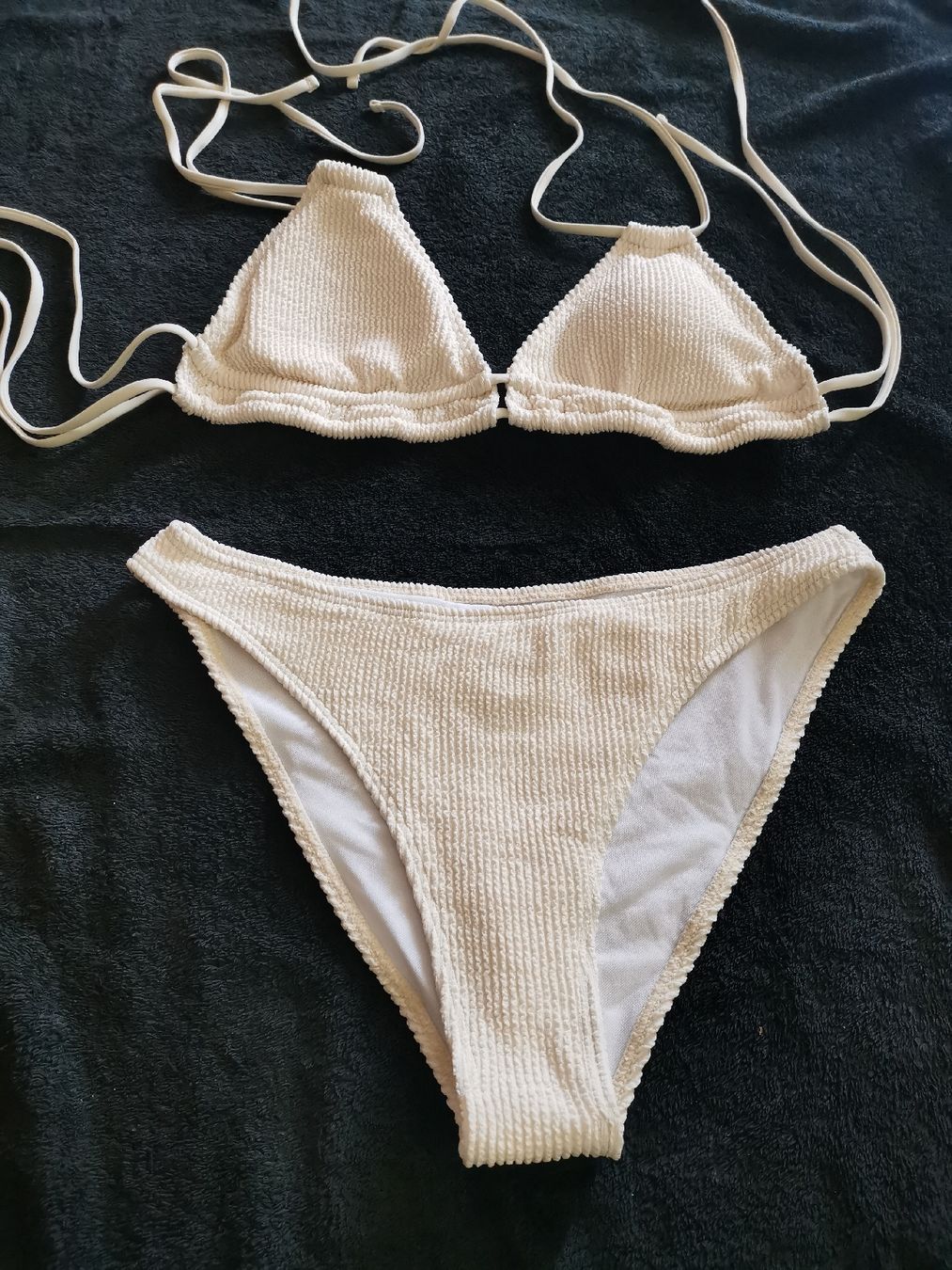 Maillots de bain & Bikinis: Bikini Gr.L, creme-farbig, modisch, Schnäppchen – Neuf (Voir description) à Jona par baccara55